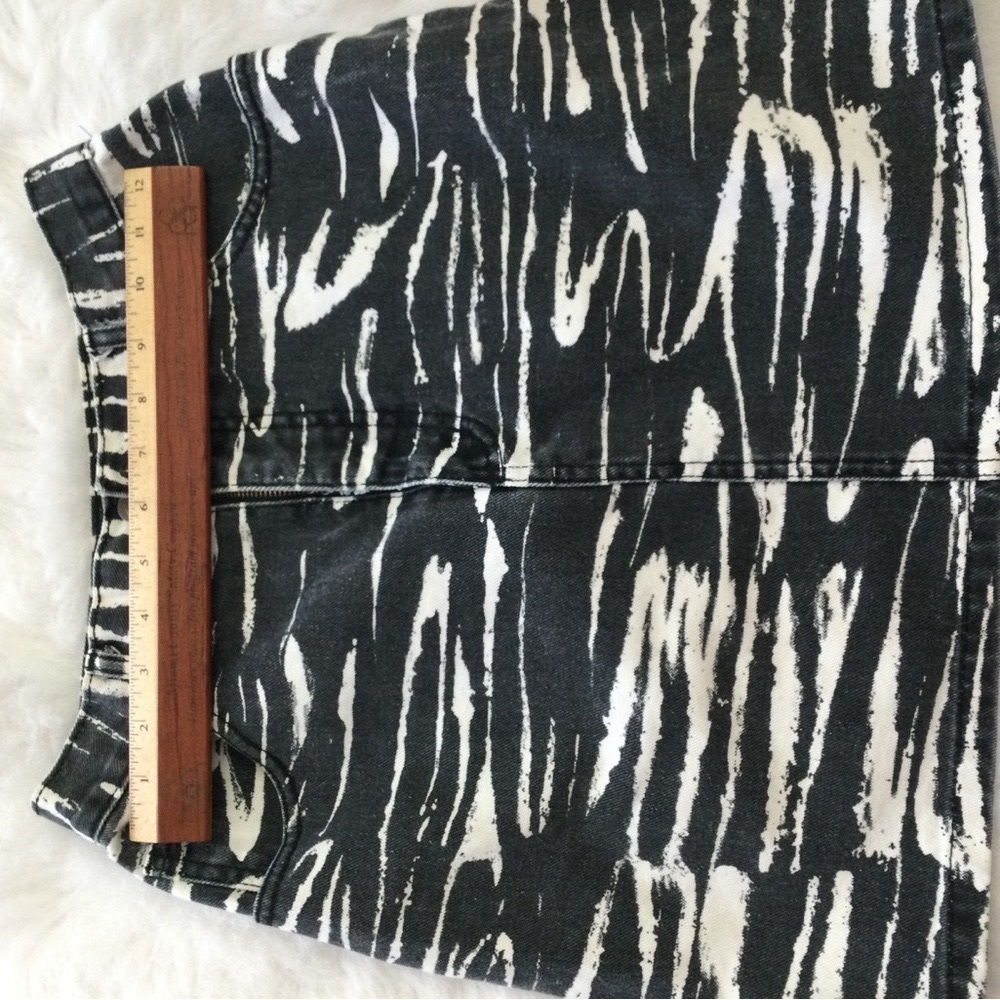 Vintage Guess Jeans Skirt MADE IN USA Georges Marciano - Picture 9 of 9